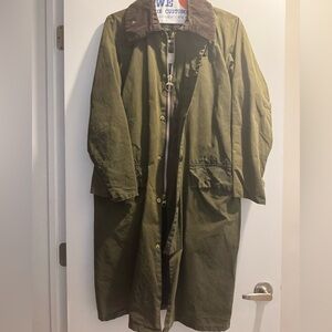 LIKE NEW! Classic Barbour Olive Green Waxed Knee Length Barn Jacket Sz M or C40